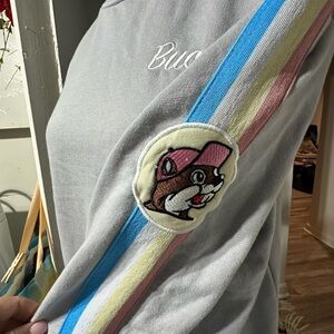 BUC-CES Brand Vintageish -Sweatshirt with Racing Stripes - Embroidered 🦫 Beaver!